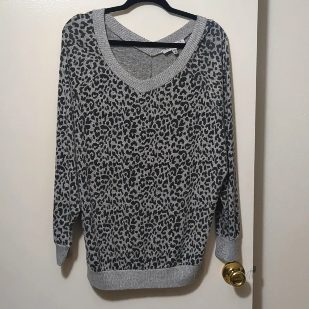 Tempted Hearts Sweater - Picture 1 of 6